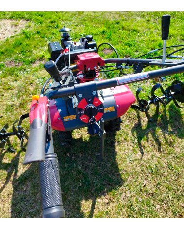 Motoazada diesel Roteco Europa 1100 semi-profesional caja fundición (con ruedas y arado)