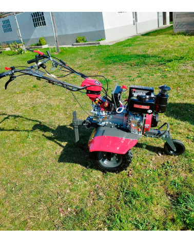 Motoazada diesel Roteco Europa 1100 semi-profesional caja fundición (con ruedas y arado)