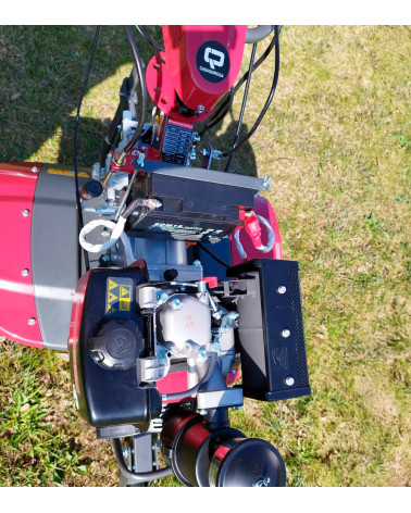 Motoazada diesel Roteco Europa 1100 semi-profesional caja fundición (con ruedas y arado)